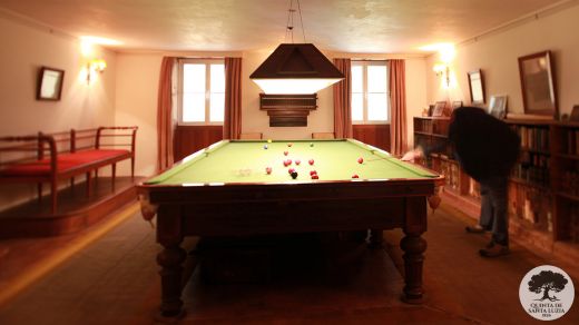 007-billiard room