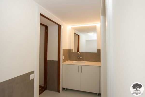 ground_floor_bathroom_2