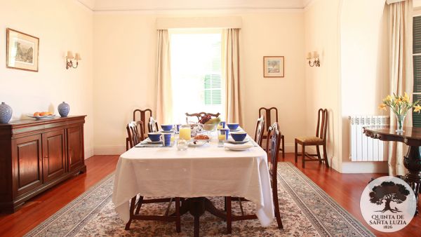 008_dining_room_breakfast_1